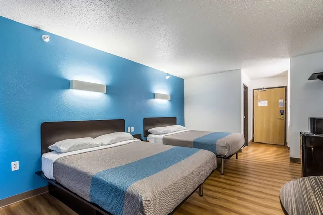 غرفة ديلوكس بسريرين كوين، Motel6 Indianapolis, IN - Southport 4/10