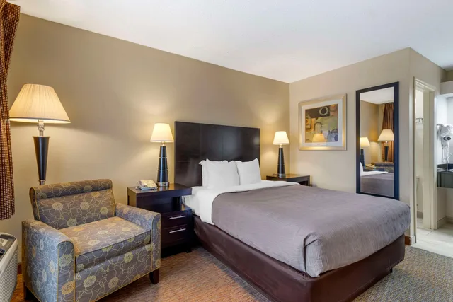 Upgrade, Queen Bed, Smoking, Quality Inn Cordele 2/7