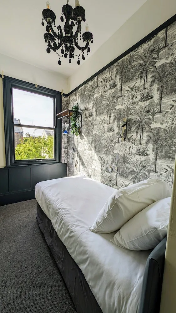 Classic, Single, Westbourne 7/9