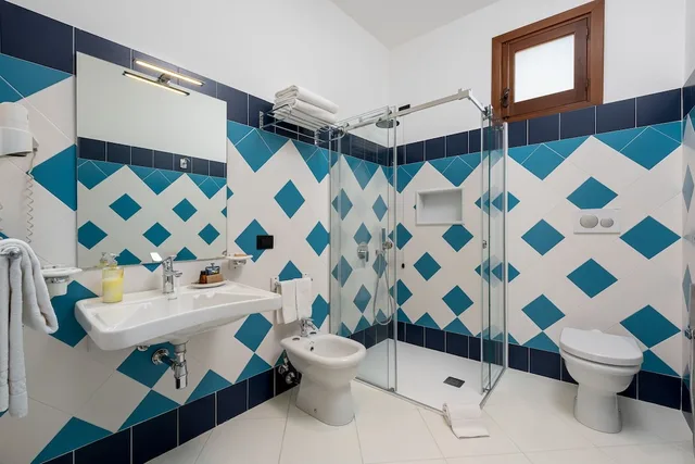 غرفة جونيور بسرير كوين، Hotel Mediterraneo 2/2