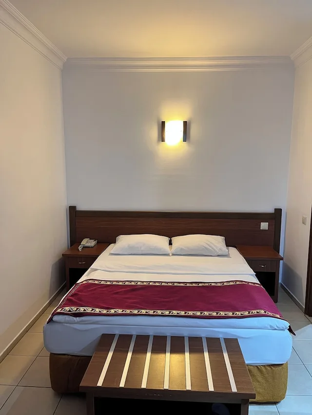 غرفة اقتصادية مفردة بسرير كوين، Hotel Royal Hill 5/8