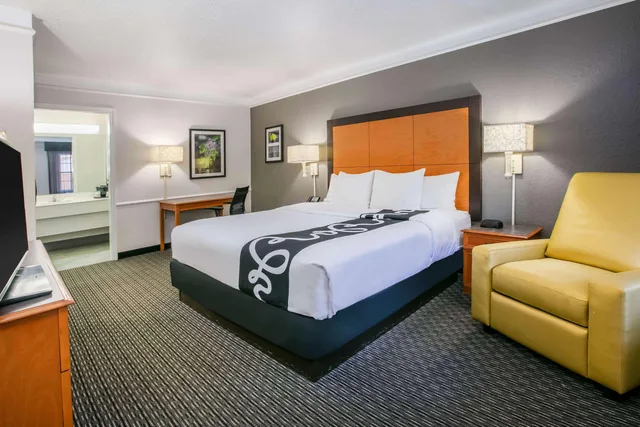 غرفة بسرير كينج، La Quinta Inn by Wyndham Dallas Uptown 3/5