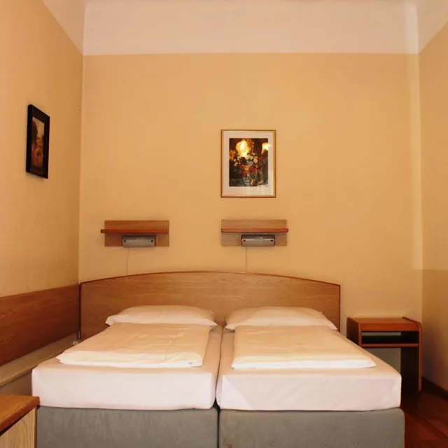 غرفة صغيرة مزدوجة، Graf Stadion 1/7