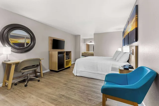 غرفة قياسية بسرير كينج، Days Inn by Wyndham Buckeye 4/7