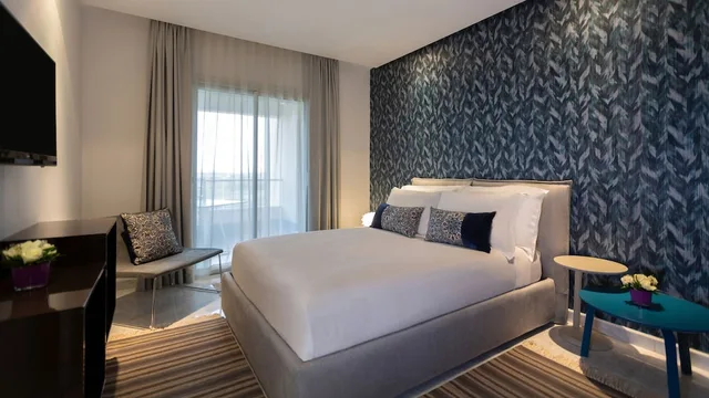 3 Bedrooms, Suite, 3 Queen Beds, Lake View, ADAM Hotel Suites 2/4