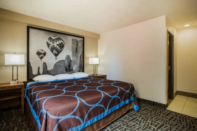 غرفة بسرير كينج لذوي الإعاقة، Super 8 by Wyndham Flagstaff 3/8
