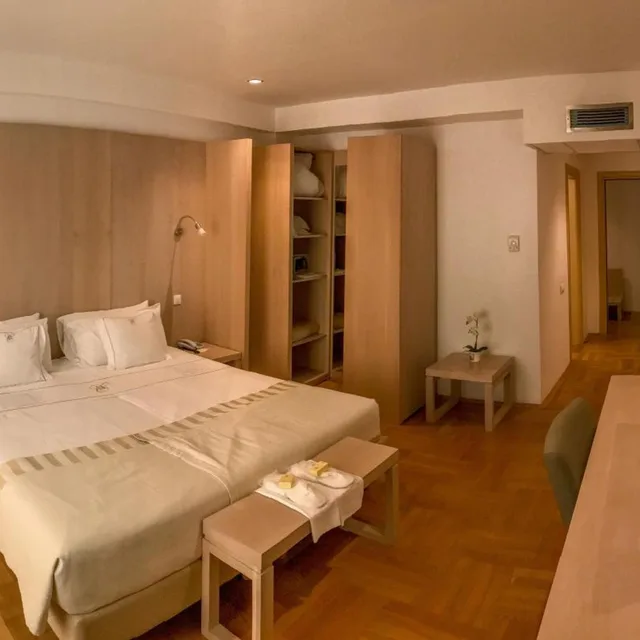 غرفة عائلية، Hotel Satu Mare City 5/8