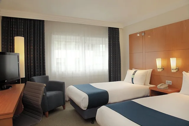 غرفة قياسية بسريرين منفصلين، Holiday Inn London - Regent's Park by IHG 2/5