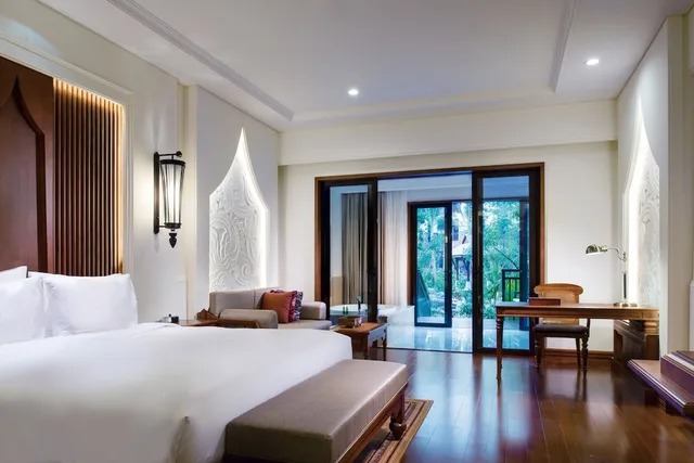 غرفة بريميوم بسرير كينج بإطلالة على الحديقة بشرفة، Intercontinental Hotels Xishuangbanna Resort 1/5