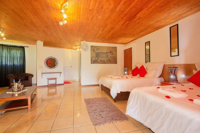 Deluxe, Airport Game Lodge 4/10