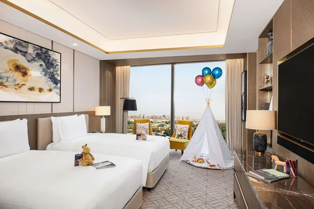 جناح عائلي ديلوكس بسرير كينج بغرفتي نوم، Waldorf Astoria Kuwait 1/6