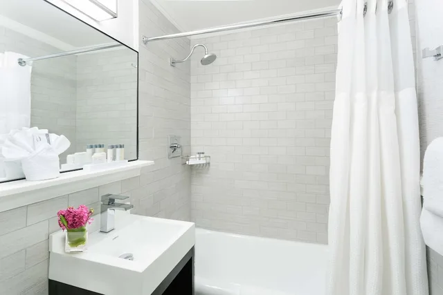 غرفة سوبيريور بسريرين كوين بإطلالة، Hilton Boston Park Plaza 5/5