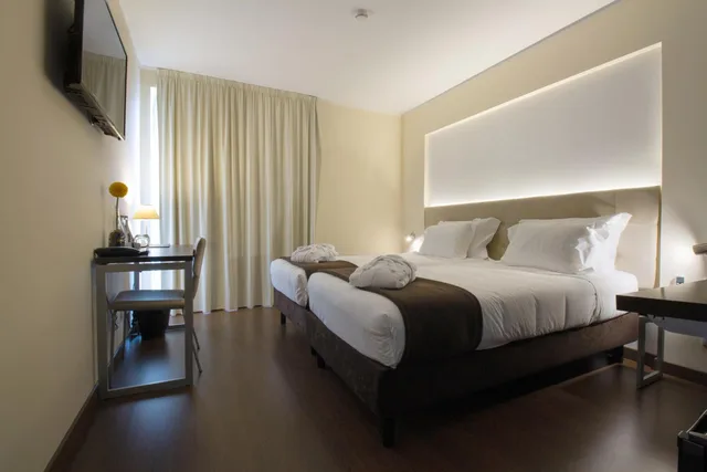 غرفة بسريرين منفصلين بشرفة، In Gold Hotel & Spa 2/6