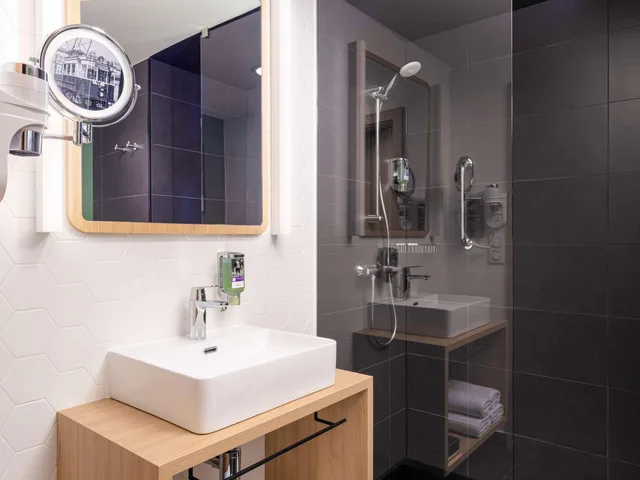 Comfortable, Queen Bed, Working Area، Mercure Warszawa Ursus Station 6/8