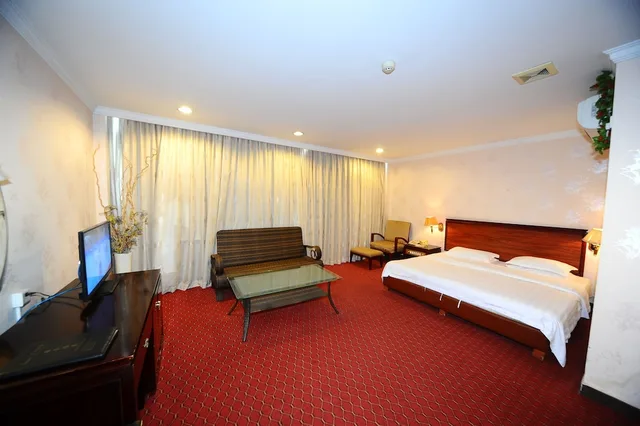 غرفة سوبيريور بسرير كوين، Good East Hotel 2/3