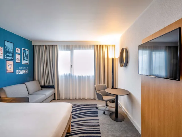 غرفة كلاسيكية بسرير مزدوج مع أريكة، NOVOTEL BEAUNE 10/10