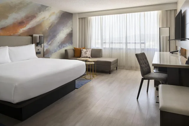 غرفة سوبيريور بسرير كينج، Torrance Marriott Redondo Beach 1/2