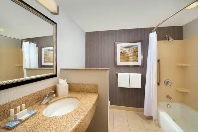 غرفة بسريرين كوين لذوي الإعاقة، Courtyard By Marriott San Antonio Seaworld Lackland 2/2