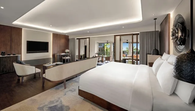 جناح بسرير كينج بإطلالة على البحر بغرفة نوم واحدة، InterContinental Bali Sanur Resort, an IHG Hotel 2/3