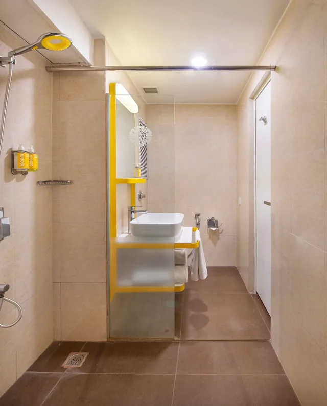جناح بسرير مزدوج مع أريكة، Bloomrooms at Janpath 3/3