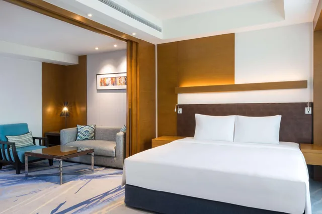 جناح جونيور مع دخول صالة النادي، Radisson Blu Hotel Cebu 2/5