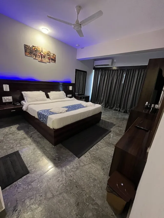 Deluxe, King Bed, Sofa, The Terra Hotel 1/3
