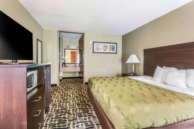 غرفة بسرير كينج، Quality Inn and Suites York PA 2/7