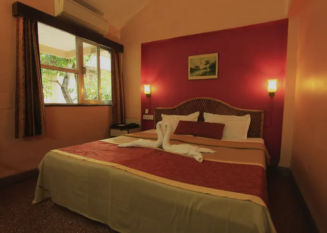 Deluxe, Double Bed, Hotel Gopika International 3/4