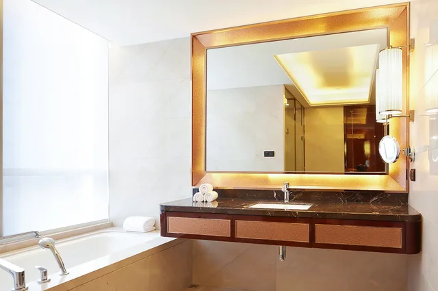 غرفة بسريرين مزدوجين، Sheraton Grand Zhengzhou Hotel 3/5