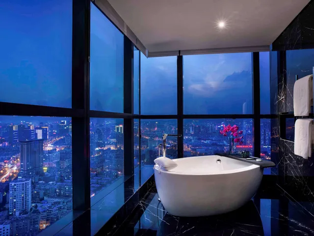 جناح بريستيج بسرير كينج بمنطقة جلوس، Sofitel Kunming 2/2