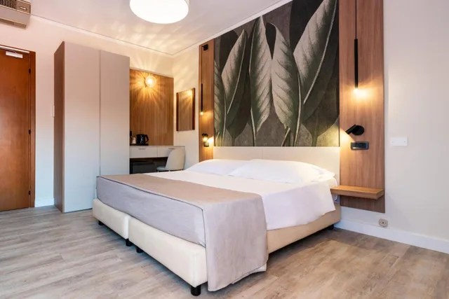غرفة عائلية بسرير مزدوج، Continental B&B City Hotel 1/9