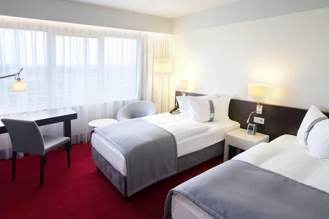 غرفة قياسية بسريرين منفصلين، Holiday Inn Berlin Airport Conference Centre Formerly Holiday Inn Berlin International Airport 7/10