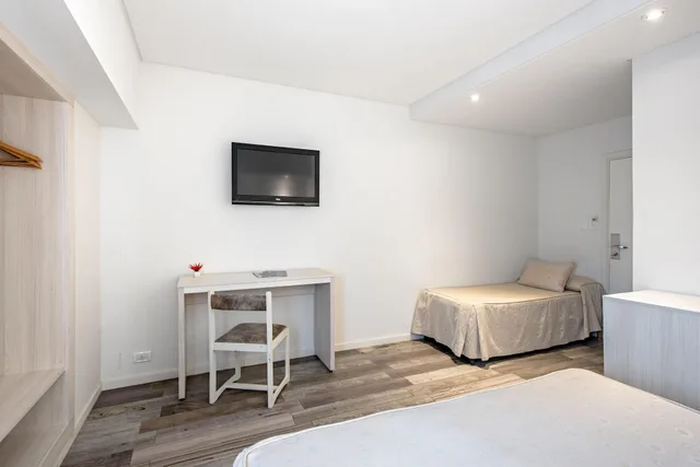 غرفة سوبيريور ثلاثية، Hotel Sennac 1/1