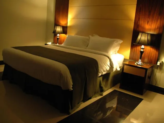 غرفة بسرير كينج، Doha Dynasty Hotel 2/5