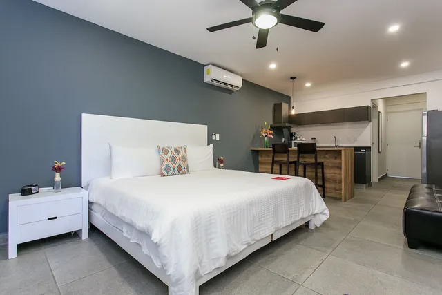 استوديو بسرير كينج مع أريكة بمطبخ صغير، Studio 30 Condhotel by Nah Hotels 6/10