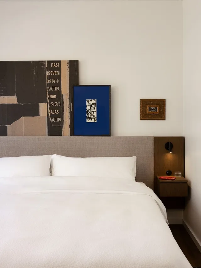 غرفة بسريرين كينج وسرير كينج وسرير كوين بغرفتي نوم مع أريكة، Mint House Washington DC Downtown 1/3
