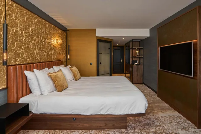 Design, Double Bed, Balcony، Alexander Hotel 1/10