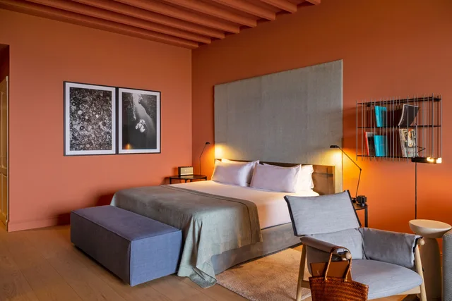 جناح، Hotel Calatrava 2/3