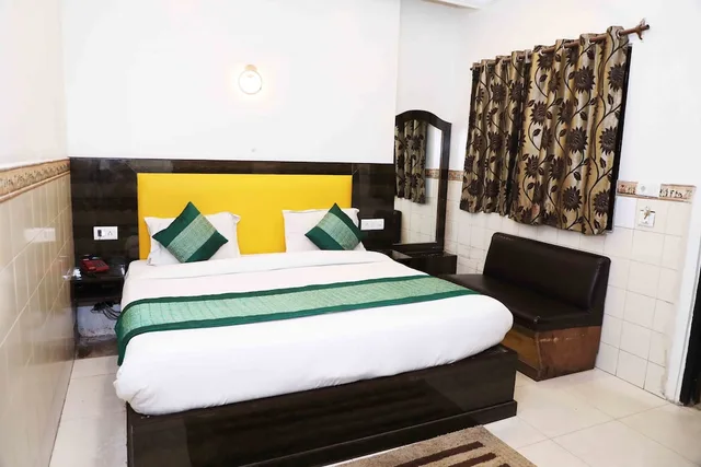 Deluxe, Double Bed, Hotel Kumar Palace 4/10