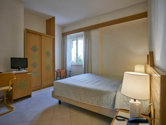 Room, Double or Twin Bed, Grand Hotel Palace 3/5