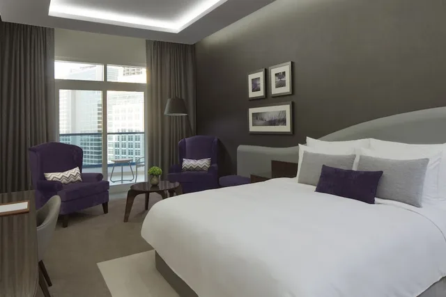 Standard, King Bed, Downtown View، Radisson Blu Hotel Dubai Waterfront 1/7