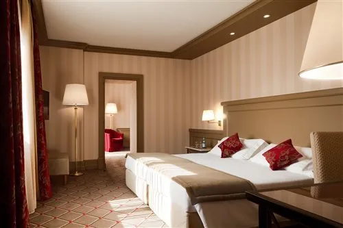 غرفة عائلية، Hotel De La Paix 1/1