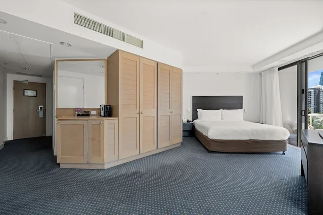 غرفة قياسية بسرير كوين، Crowne Plaza Surfers Paradise 9/10