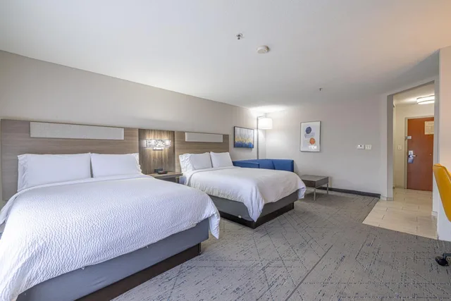 جناح بسرير كوين مع أريكة، Holiday Inn Express Hotel Suites College Station 3/6