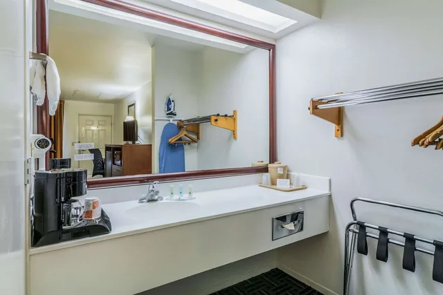 Upgrade, King Bed، Quality Inn Fresno Near University 4/4