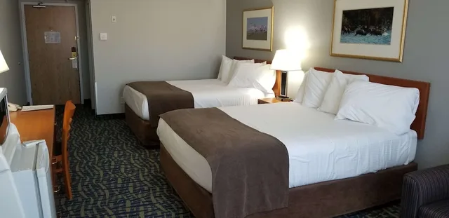 غرفة قياسية بسريرين كوين، SureStay Plus Hotel By Best Western Lethbridge 5/10
