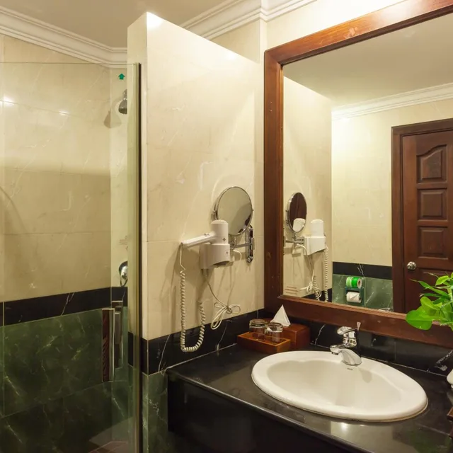 غرفة سوبيريور بسرير كينج، Prince Angkor Hotel and Spa 6/7