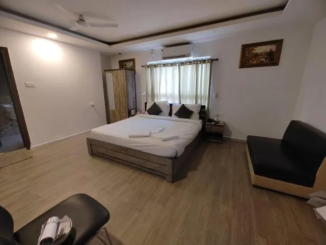 غرفة ديلوكس بسرير كينج، Hotel Grand Majesty 1/1