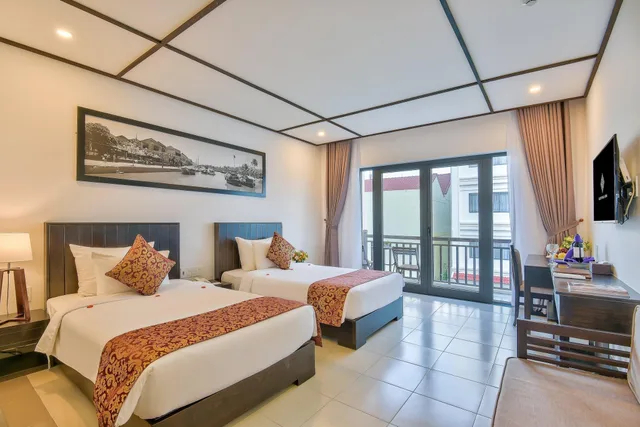 غرفة تنفيذية بسريرين منفصلين بإطلالة على المسبح، White Lotus Hotel Hoian 1/1