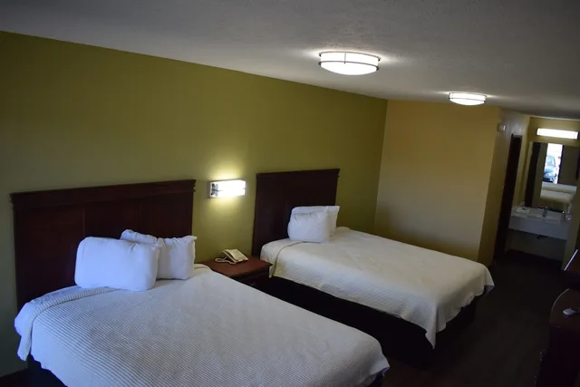 غرفة أساسية بسريرين كوين للمدخنين، Budget Inn Ardmore 1/3